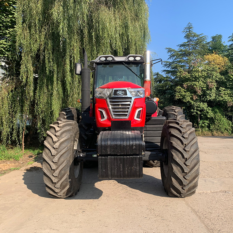 240HP 4WD Wheel Tractor