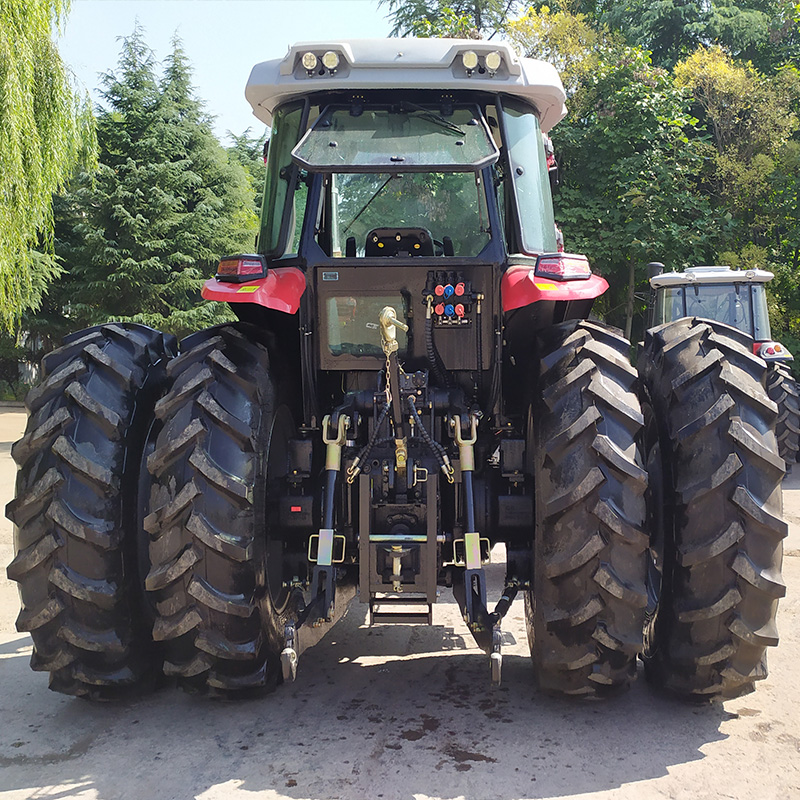 240HP 4WD Wheel Tractor