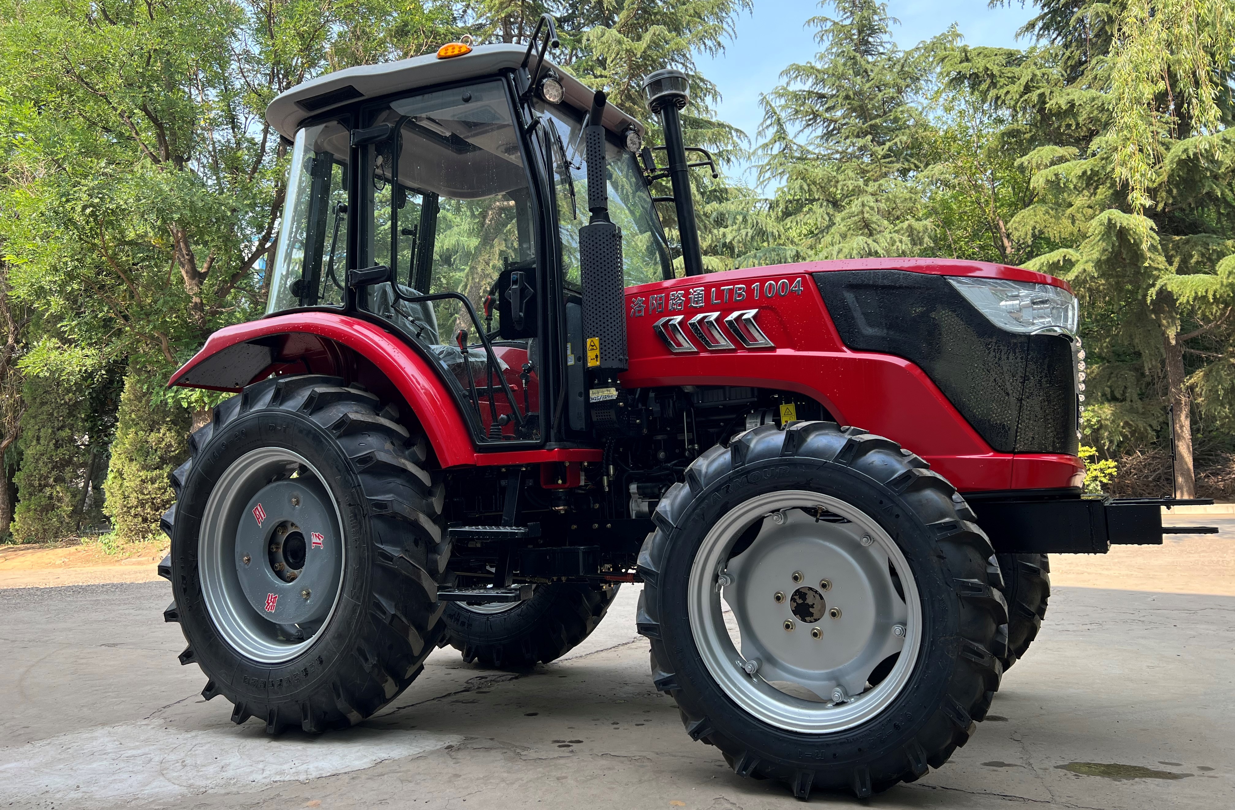 100HP 4WD Wheel Tractor