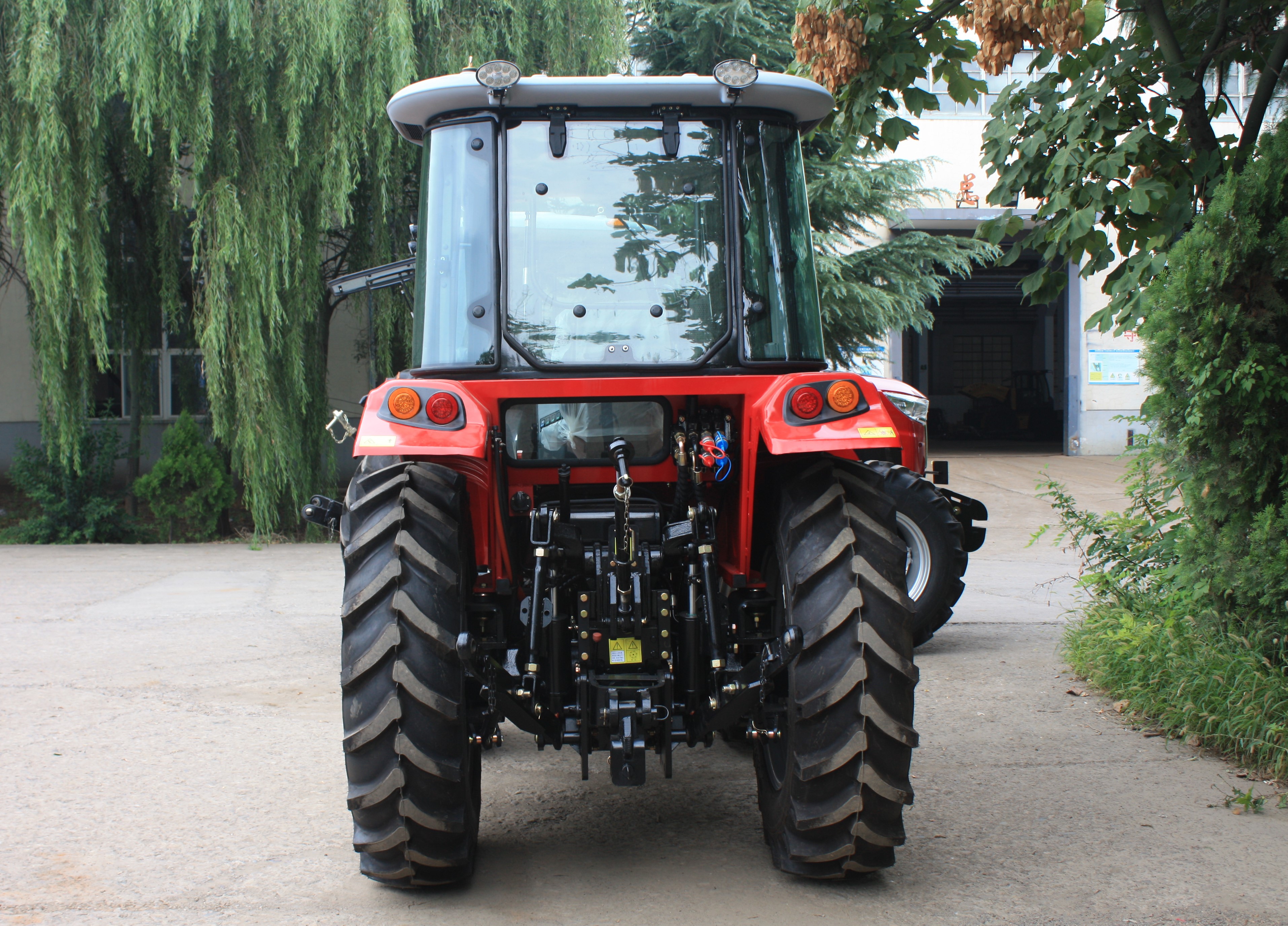 100HP 4WD Wheel Tractor