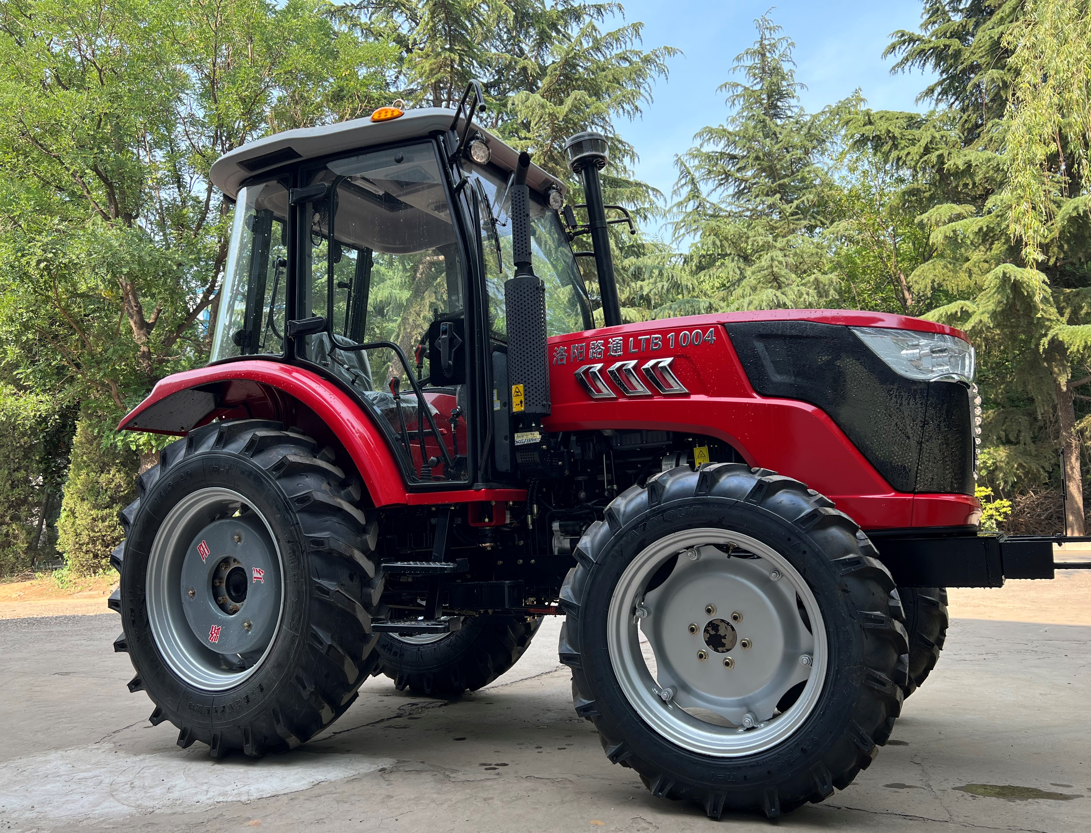 120HP 4WD Wheel Tractor